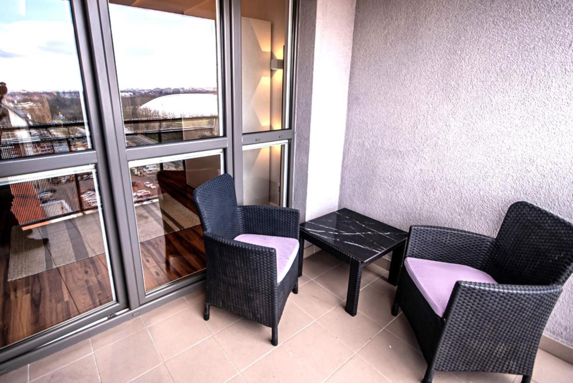 Sky View Santocka Apartment *